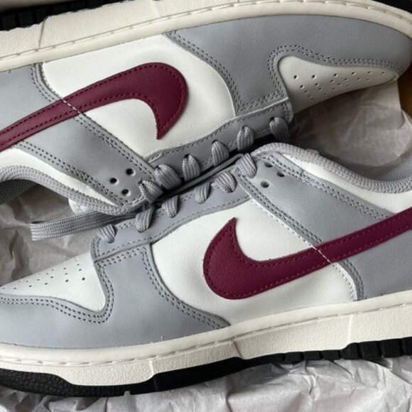 BRAND NEW NIKE DUNK LOW WOMEN - Picture 1 of 6